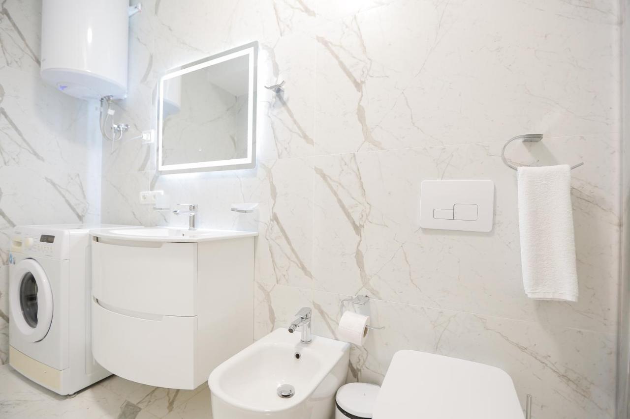 Miku Apartment-Premium 2Bd At Wilson Square Tirana Exterior foto